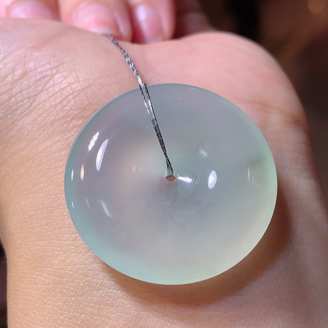 ️️高冰飘花平安扣挂件  形态讨喜 色艳 佩戴灵气十足..