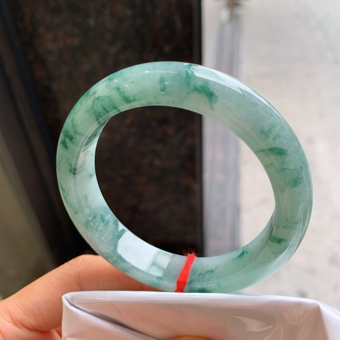 正圈飘花，无裂，尺寸：56/12.5/9.5，版型好