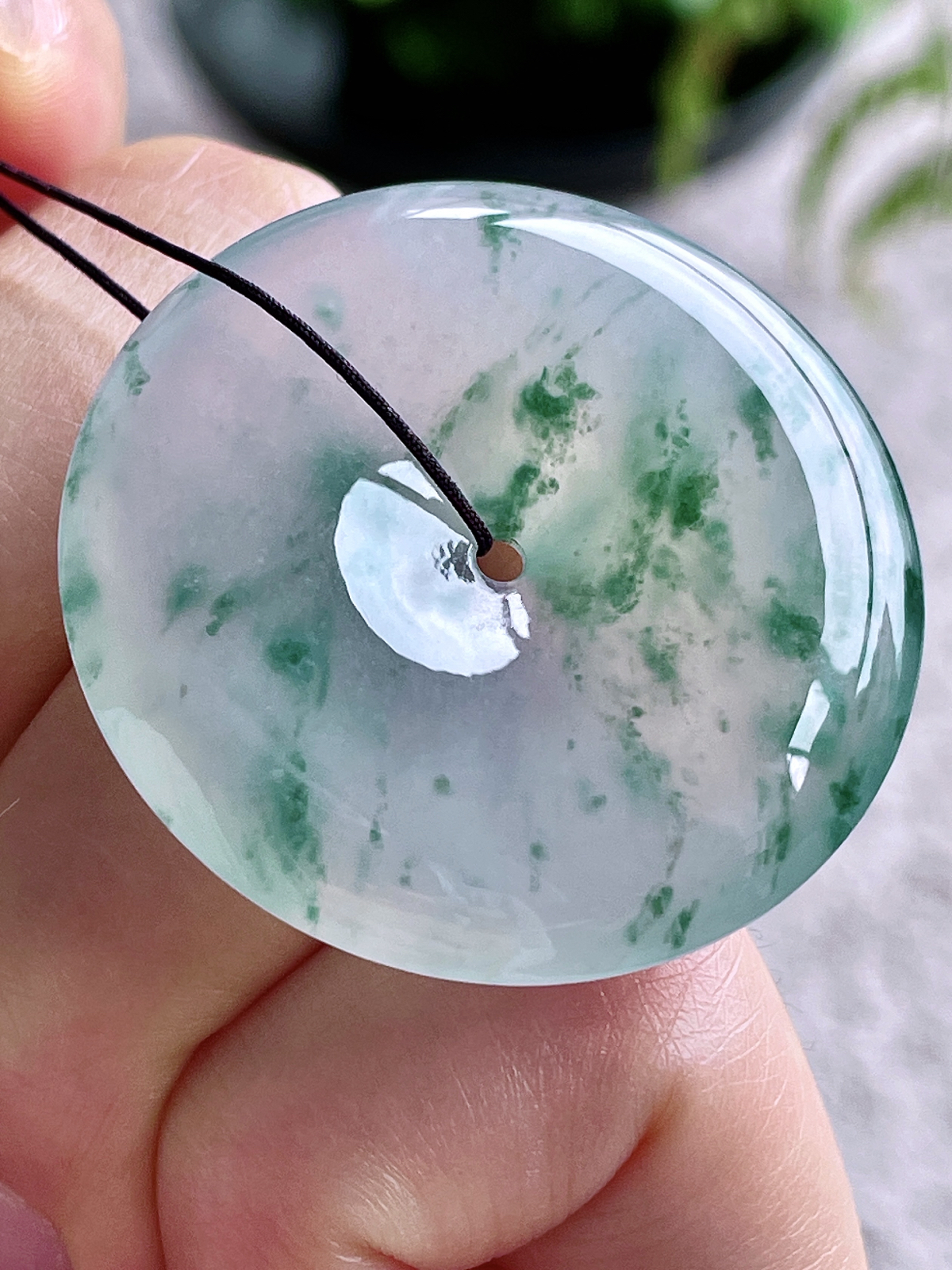 【裸石】高冰飘花平安扣大平安扣吊坠
【说明】缅料 性价比高  
【尺寸】37.8-6.6..