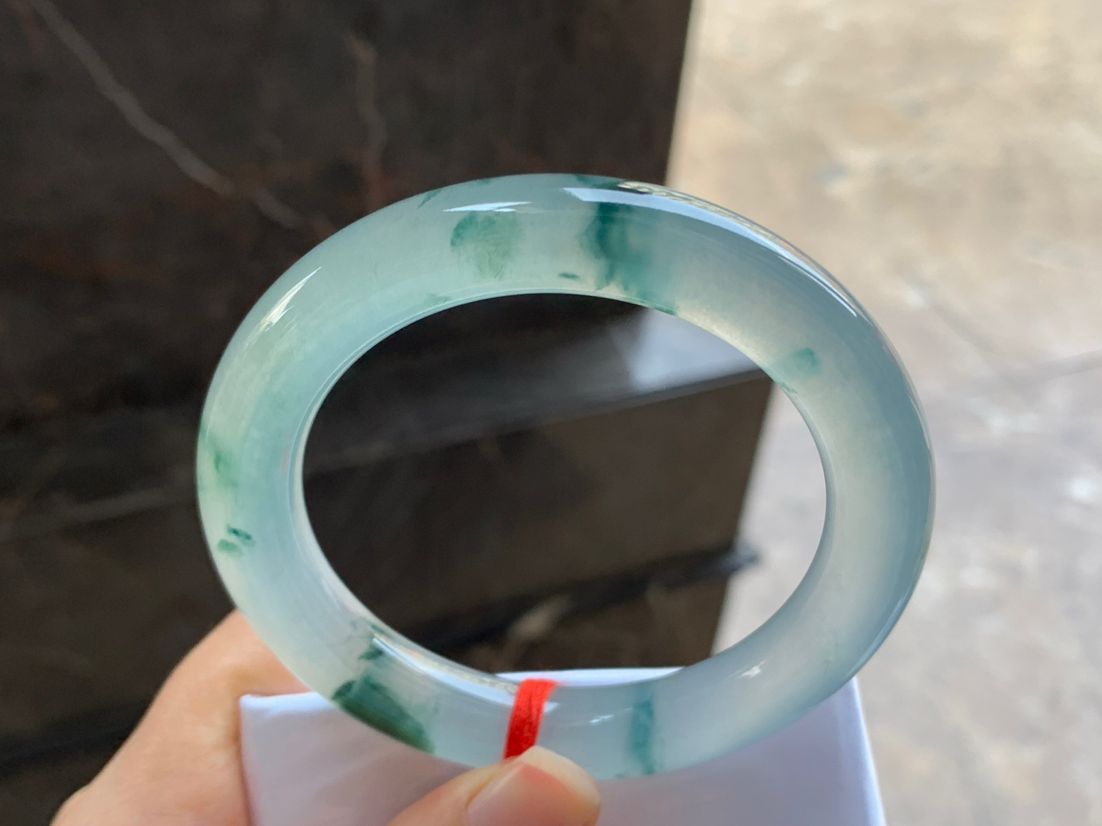 56.5-11

冰蓝花圆条手镯^_^种水透亮