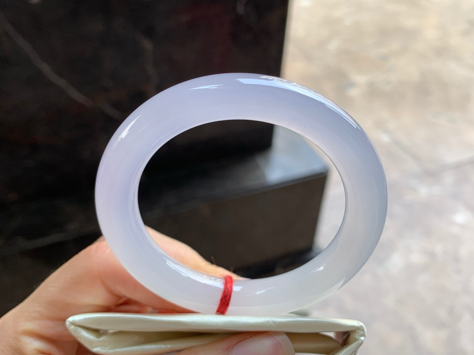 51-9.8

冰紫圆条手镯^_^透亮