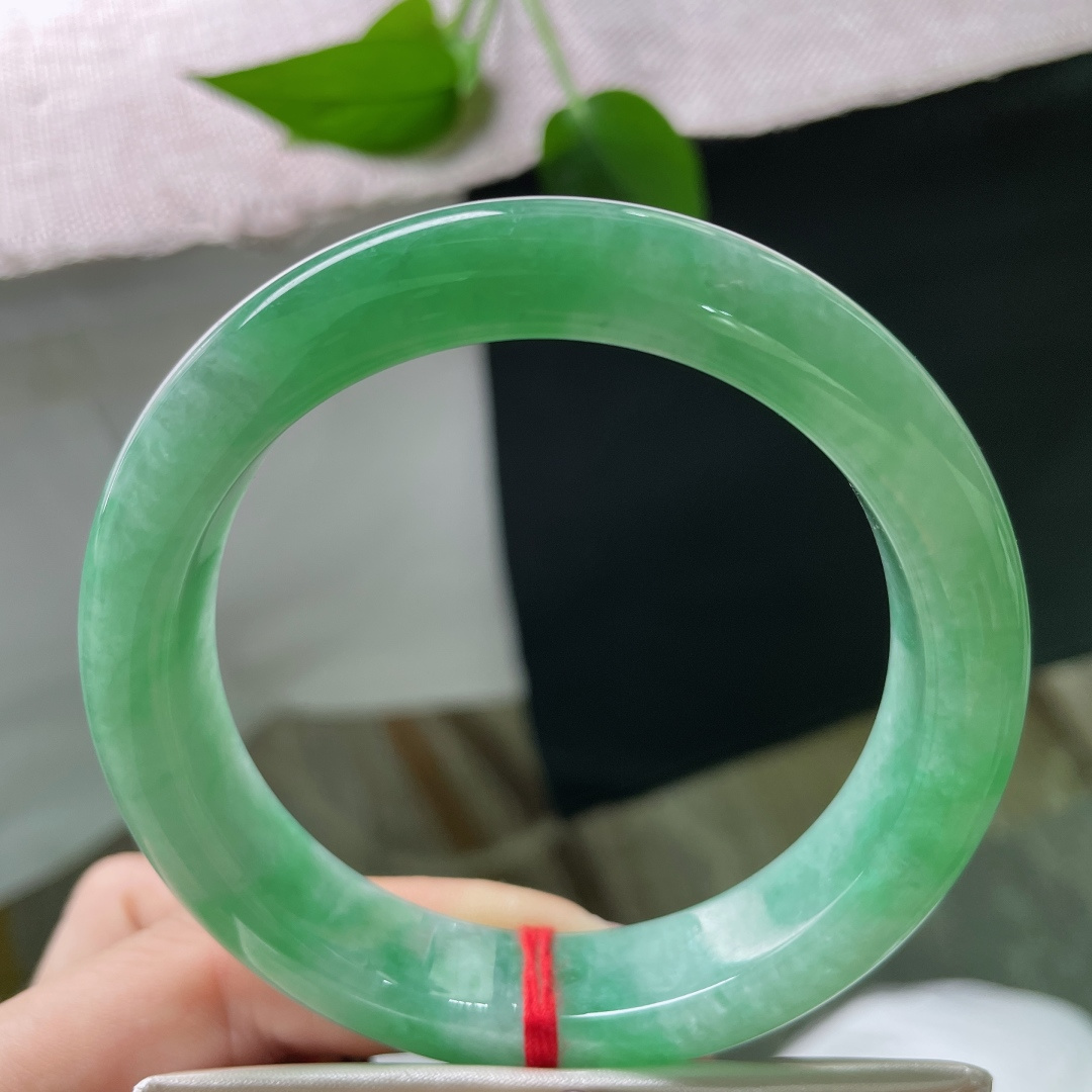 59.5/13/8.8，绿底，水润，细腻，贵气，耐看，甜美，优雅，贵气，耐看，一点棉线，ss5167