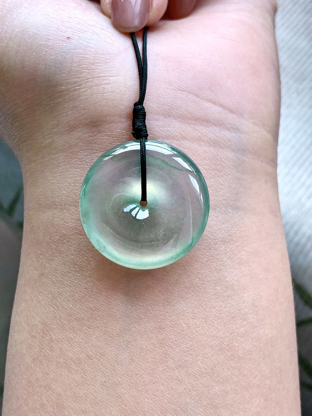 【裸石】🫧高冰飘花平安扣吊坠
【说明】缅料 性价比高  
【尺寸】24-5.2..