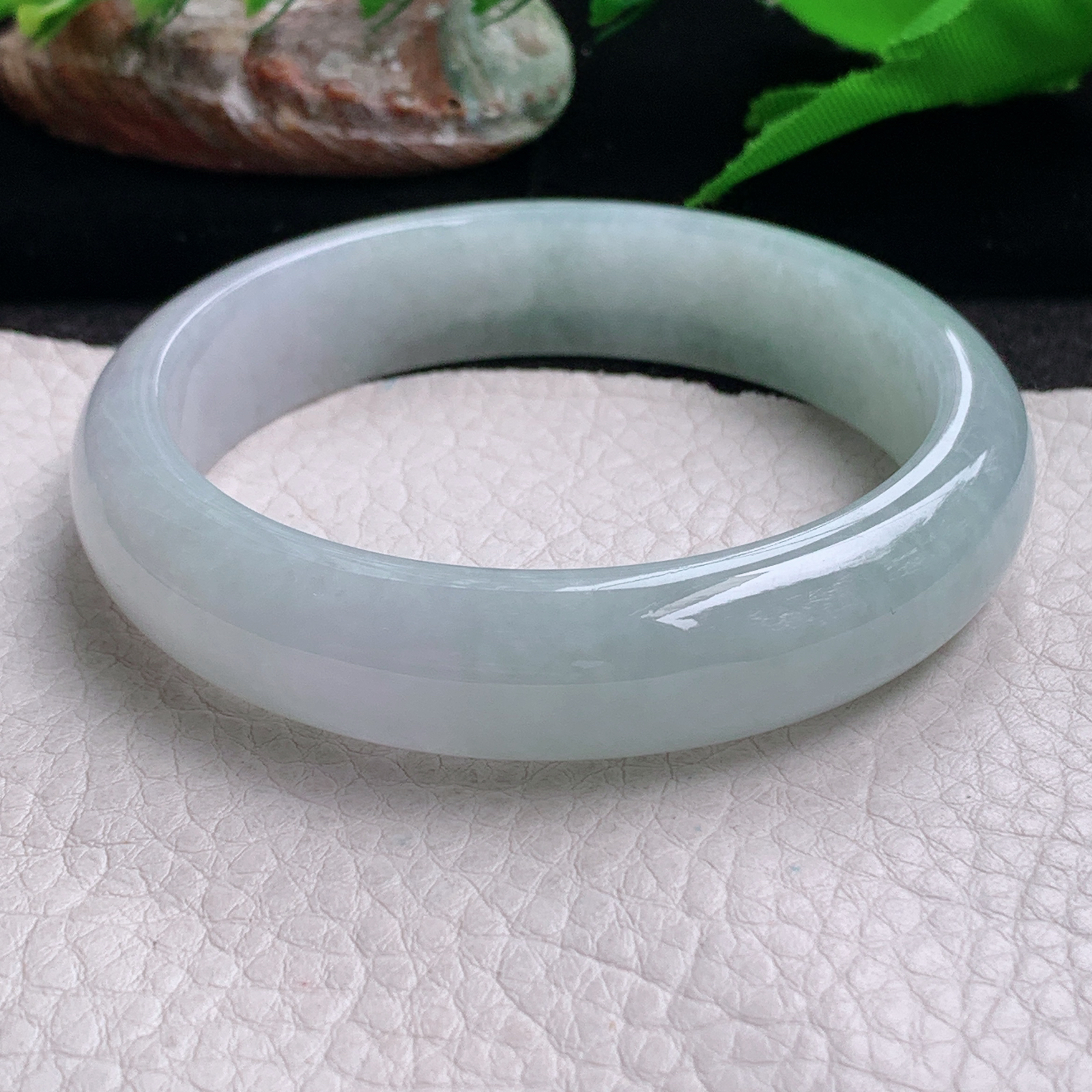 z实拍58*13.6*7.5平安镯 缅甸翡翠a货手镯清新浅绿正圈玉镯子