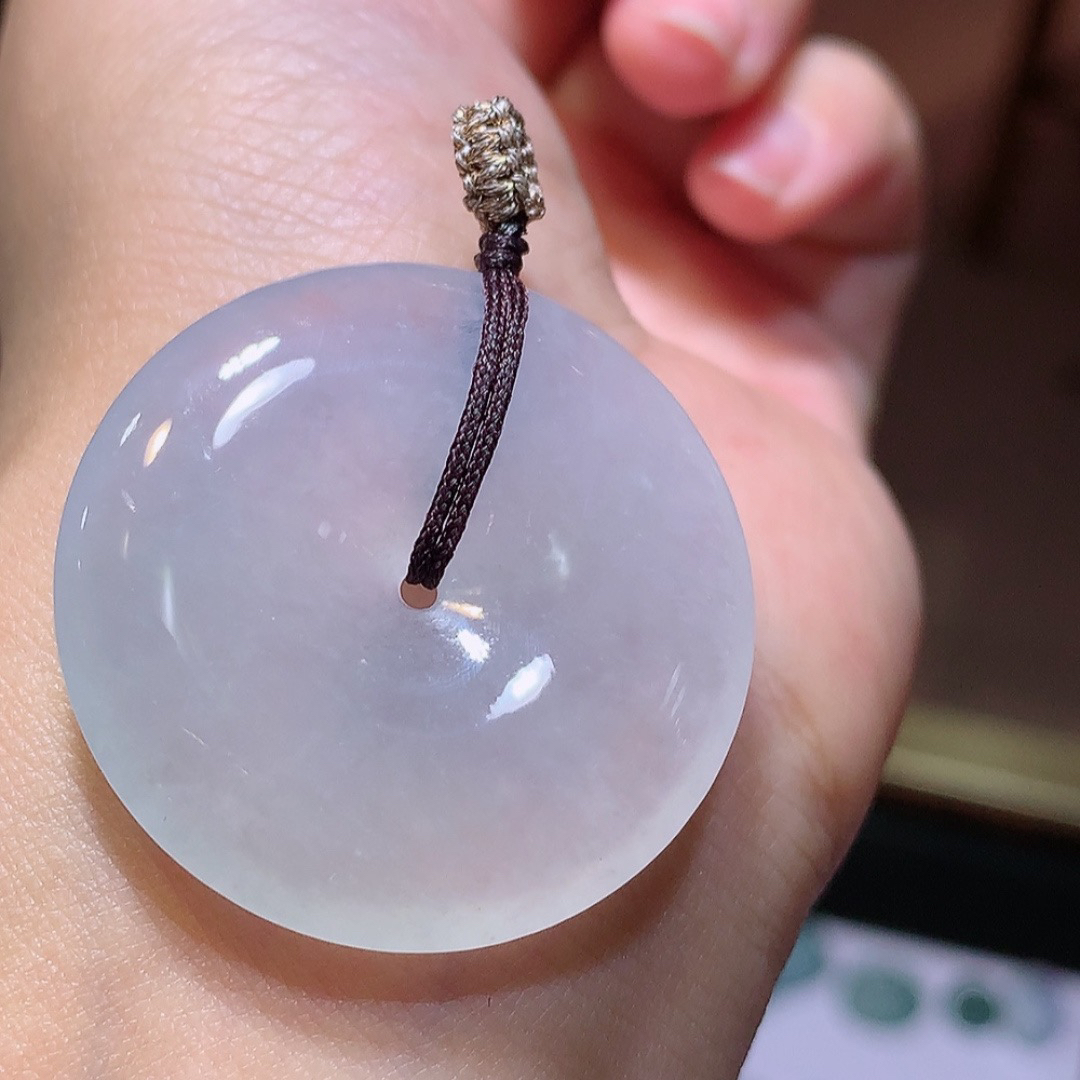 ️️冰平安扣挂件  形态讨喜 色艳 佩戴灵气十足..