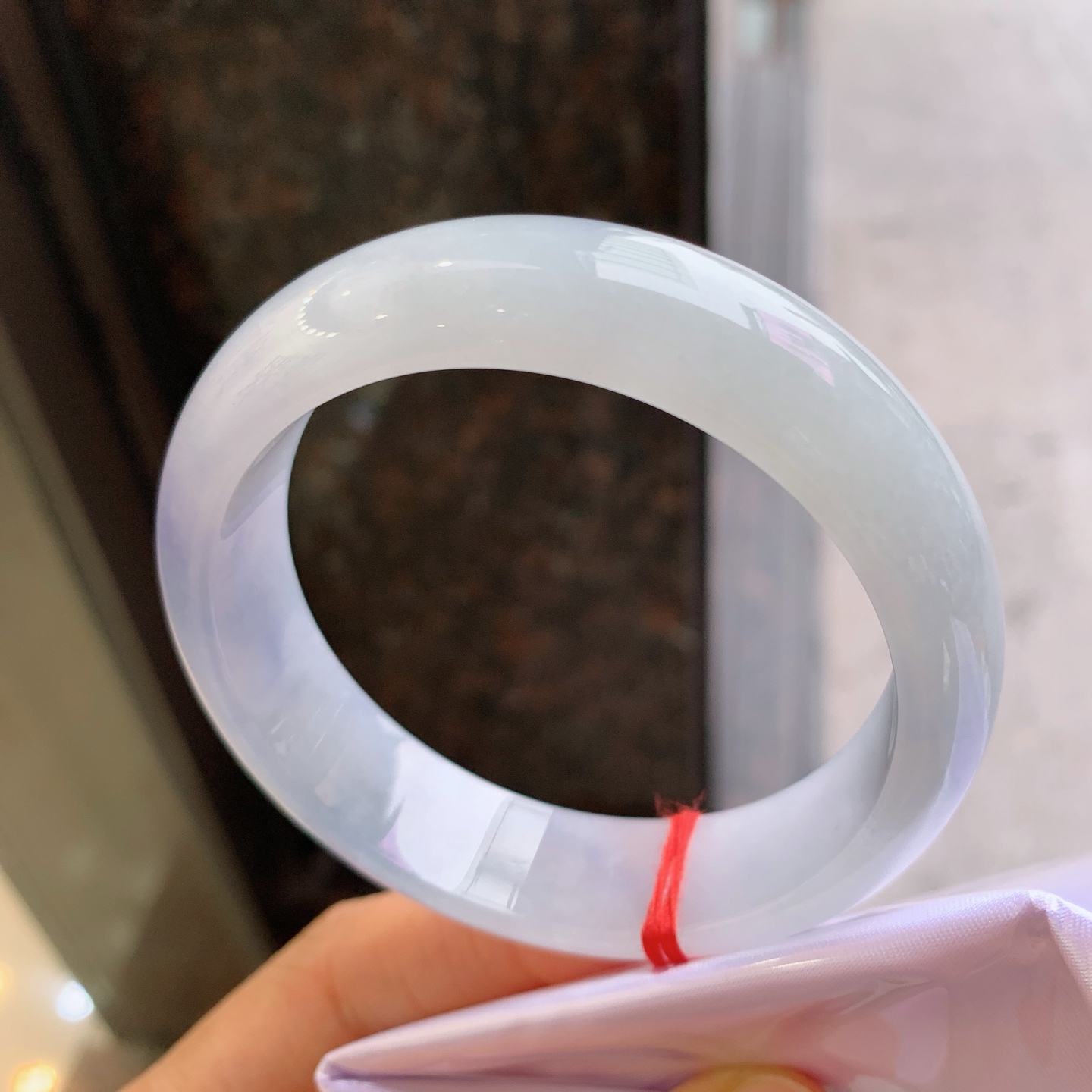 正圈蓝紫，无裂，尺寸：57.8/15.5/10，细腻