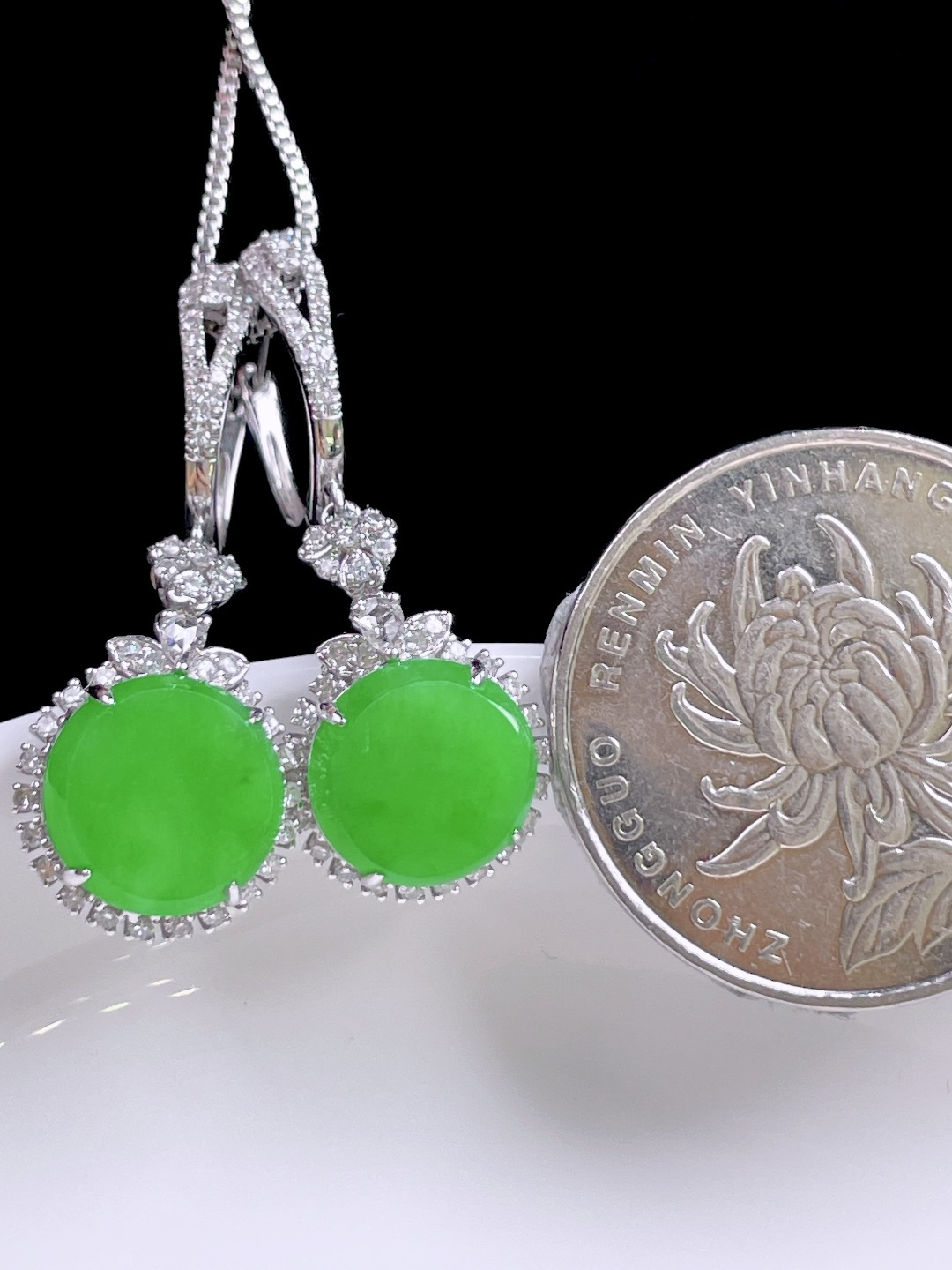 ️ 冰阳绿耳坠，色泽浓郁，种老水润，18k金镶嵌：32.4/12.2/5.3，裸石：9.9