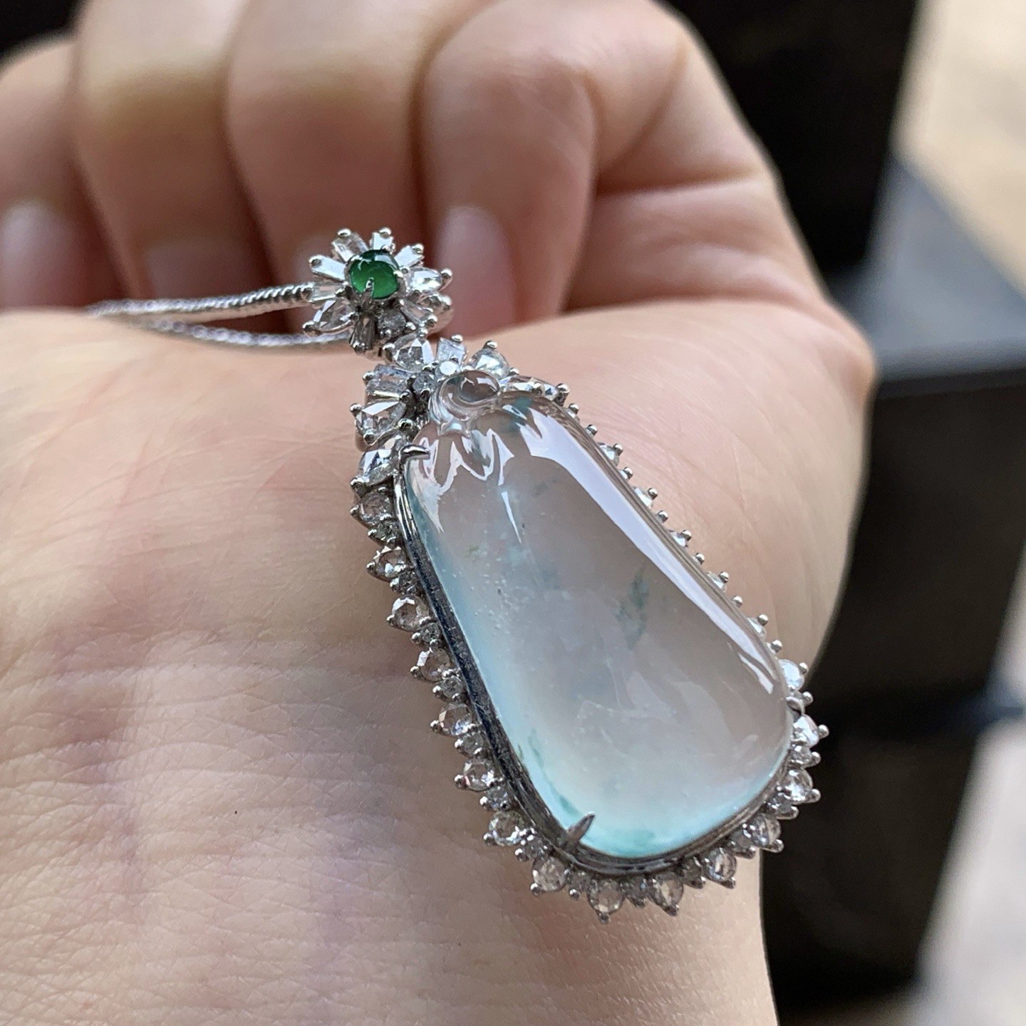 金钻镶嵌冰种福瓜^_^透亮