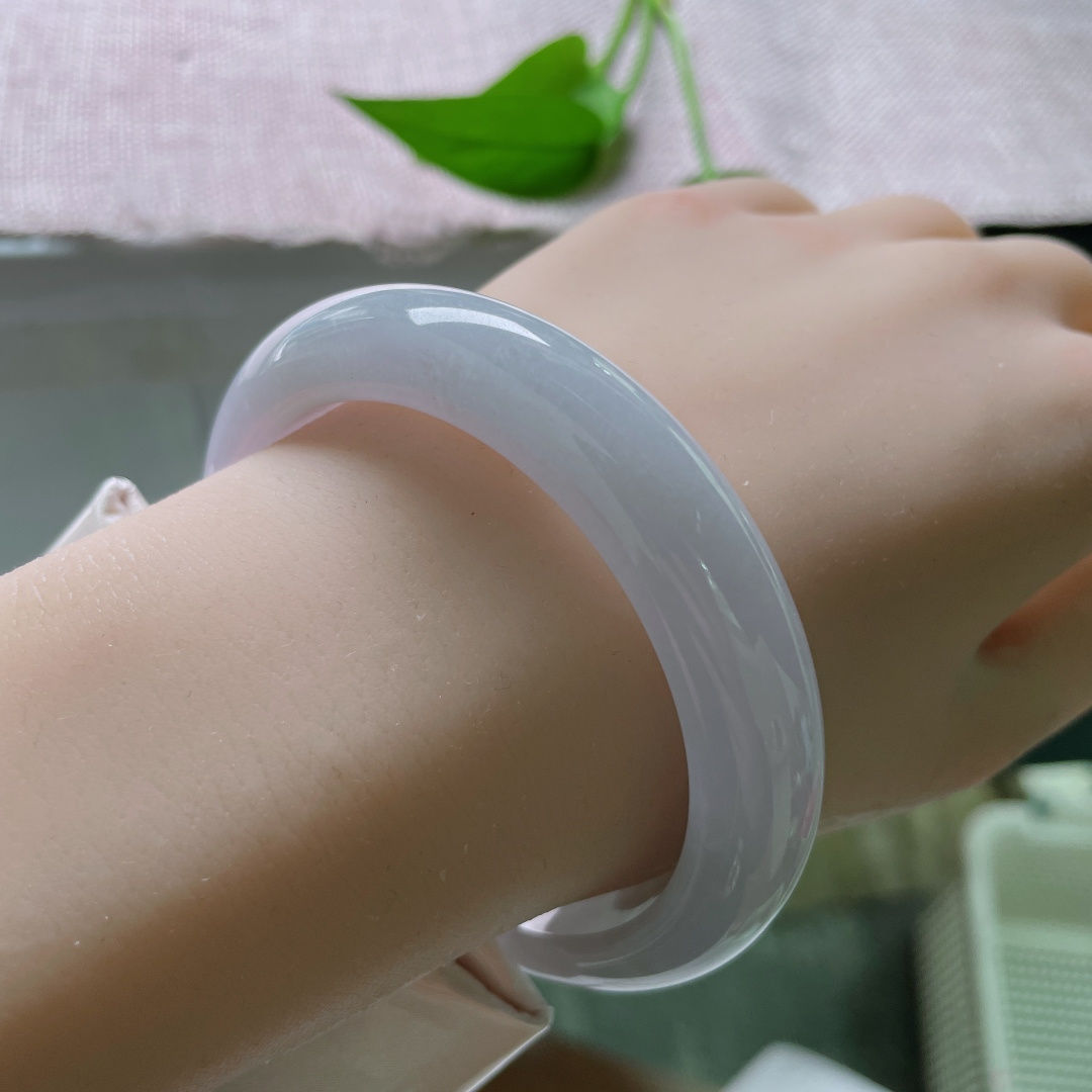 57.4/12.5/9，正圈，质地温润，是宇宙的浪漫，偶然滴落人间的颜色。无裂，ss51301a