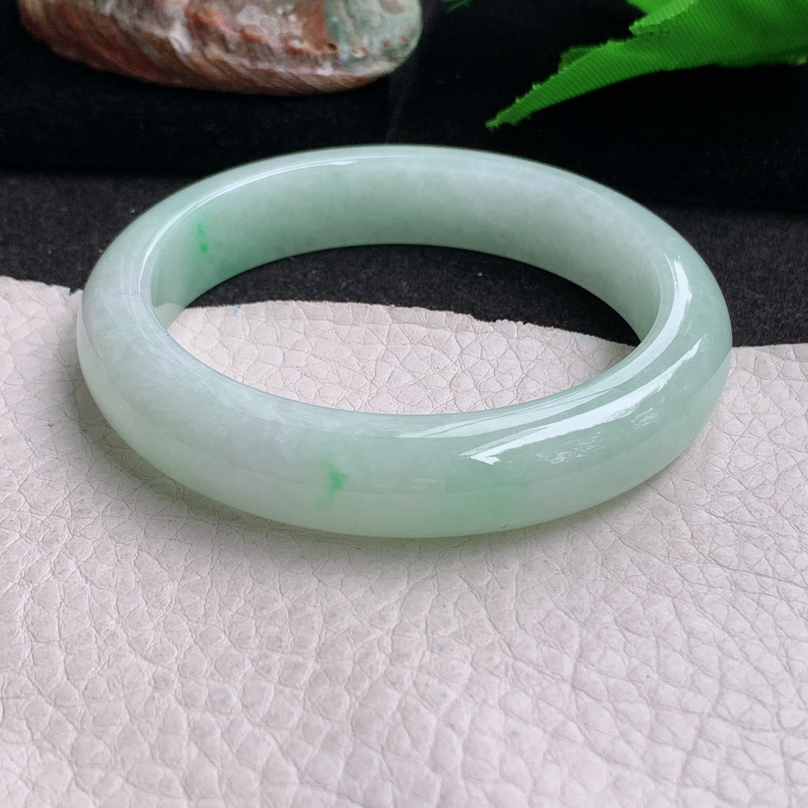 ee实拍55.5*12.3*8.2平安镯 缅甸翡翠a货手镯果绿女款正圈玉镯子