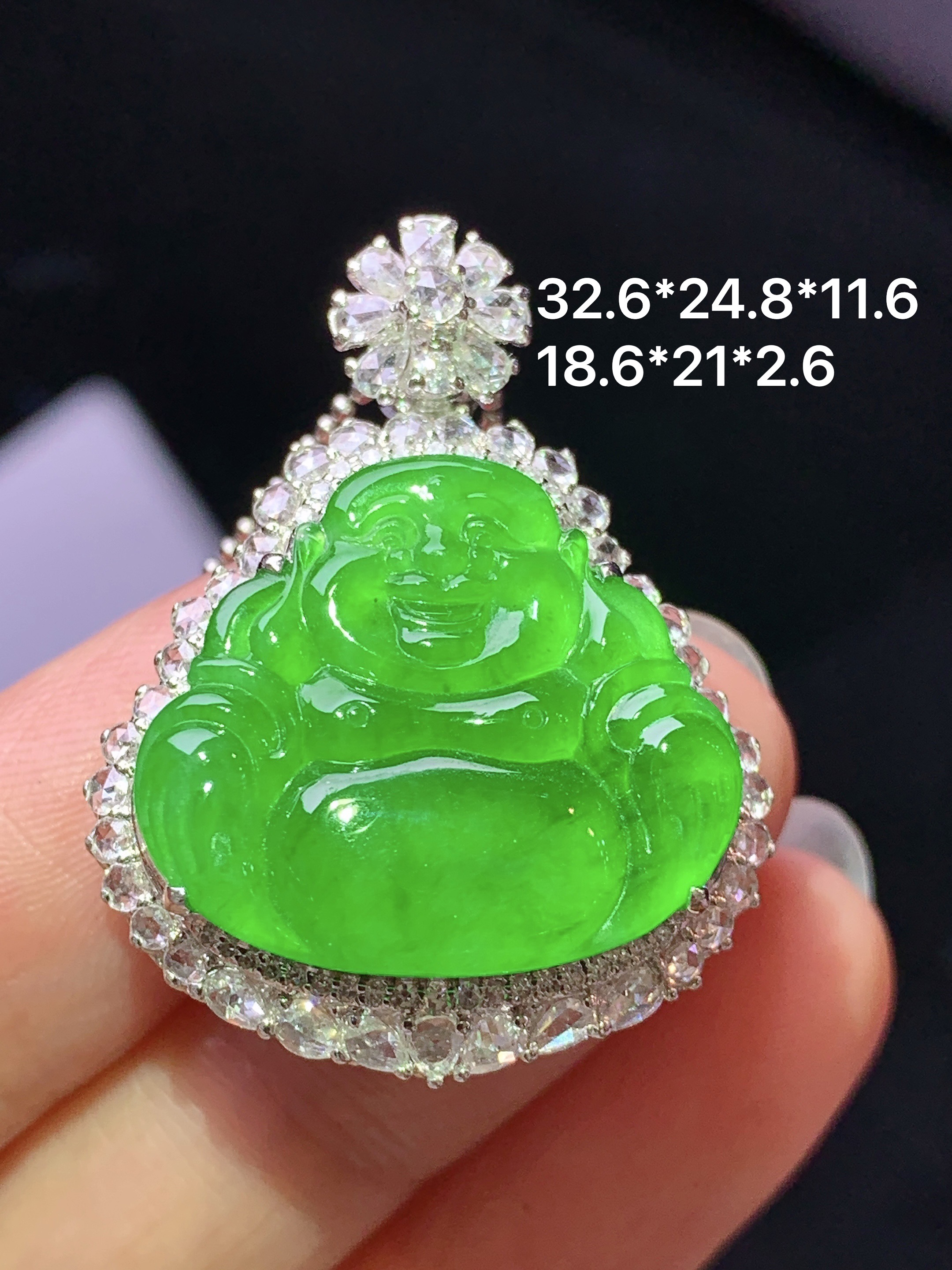 8k金钻镶嵌冰阳绿佛公吊坠 玉质细腻 色泽艳丽清新 水润亮眼 整体尺寸32.6*24.8*11.6h2