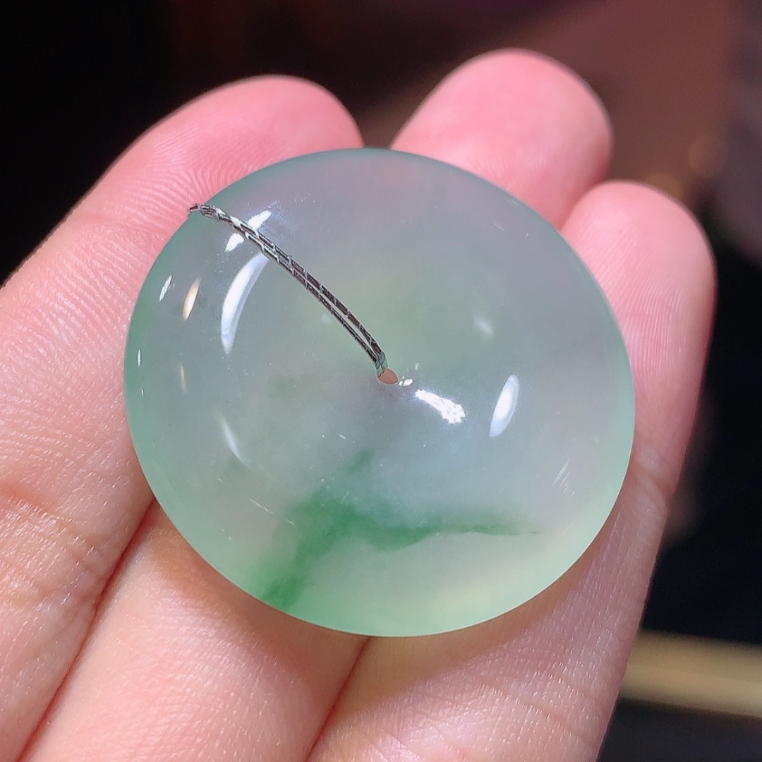 ️️冰飘花平安扣挂件。种老底子细腻，清透，佩戴优雅大气..