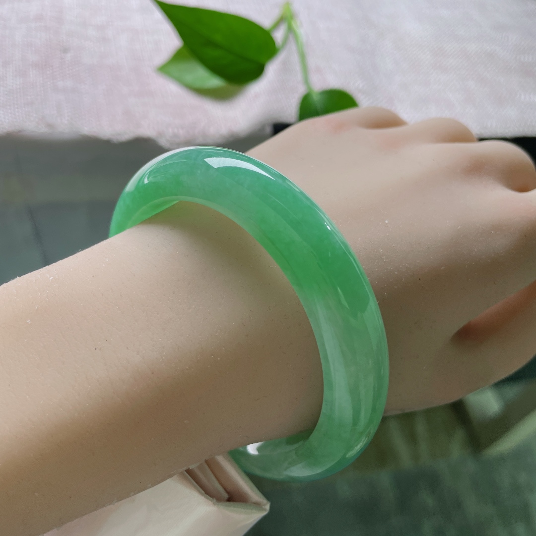 59/13.5/9.3，绿底正圈，颜色鲜艳夺目，倾国倾城，万古长青，经典传承之美，无裂，ss51716a