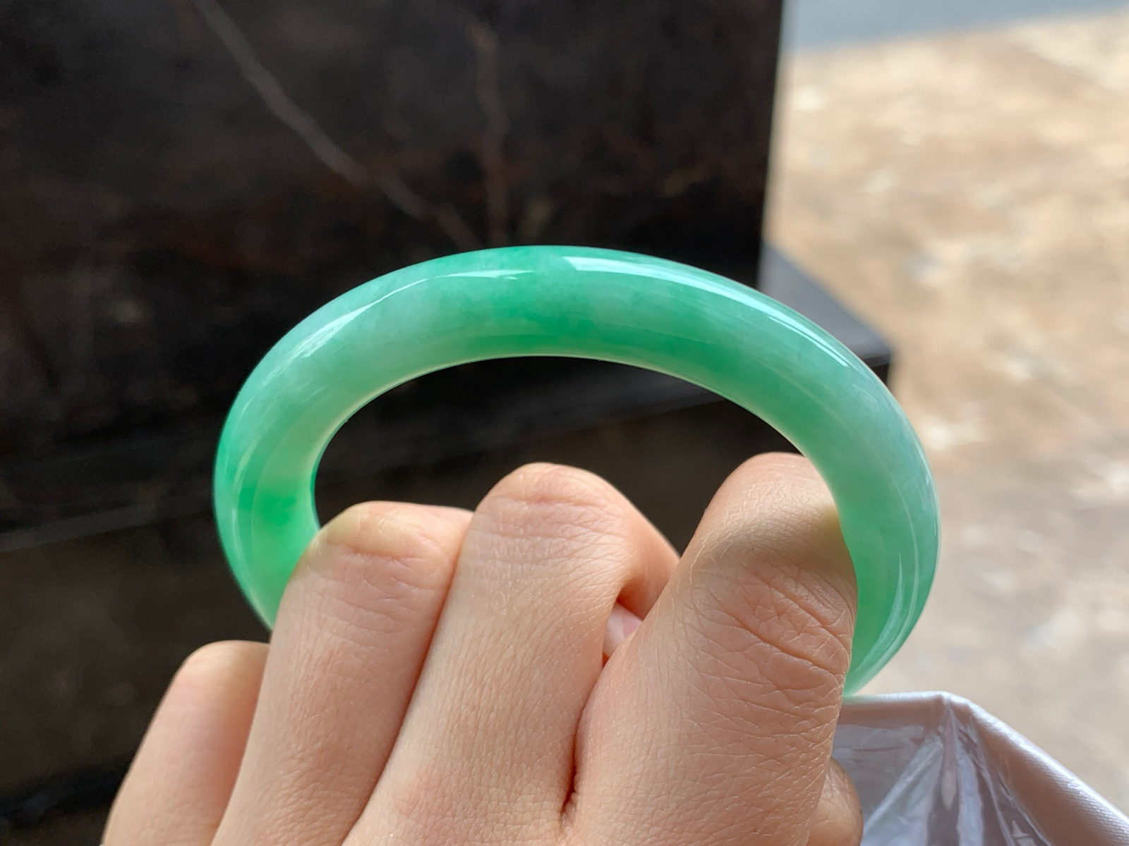 52.5-9.5

阳绿色圆条手镯^_^色阳