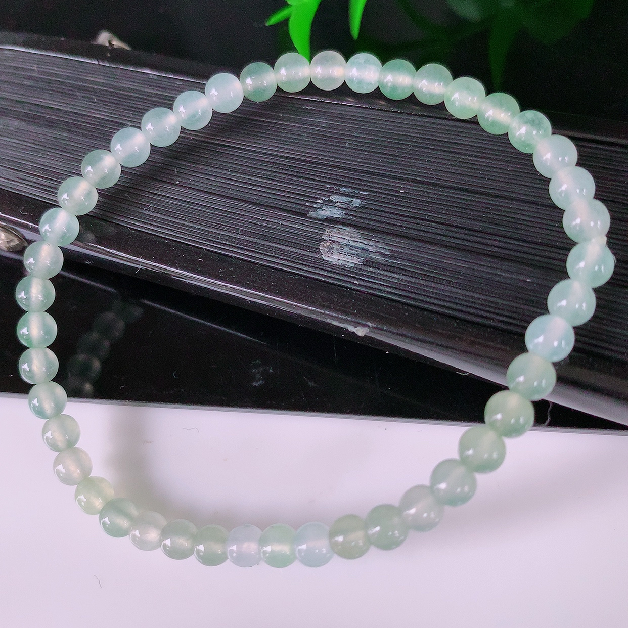 自然光实拍，冰种翡翠手串手链，种老水足，冰清玉润  颜色漂亮  #001.1取一尺寸3.9