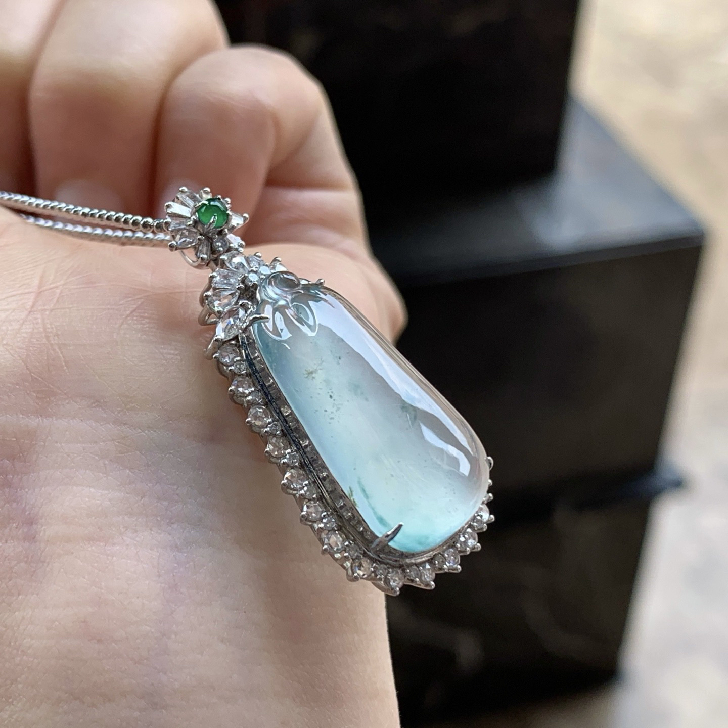 金钻镶嵌冰种福瓜^_^透亮