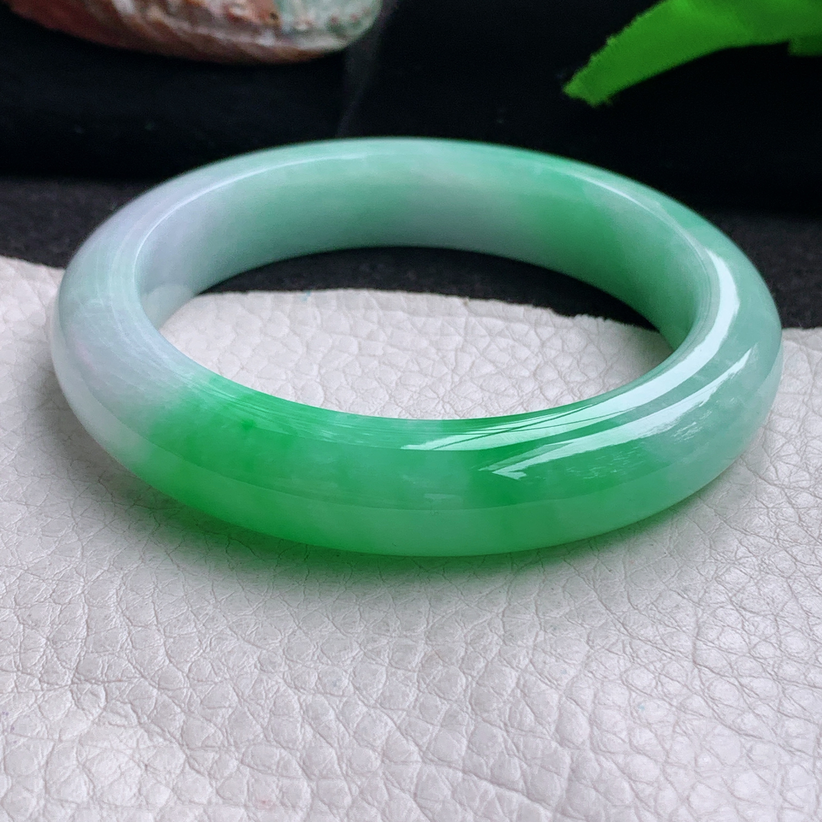 yh白底青57*12.2*9.2平安镯 缅甸翡翠a货手镯飘阳绿正圈玉镯子