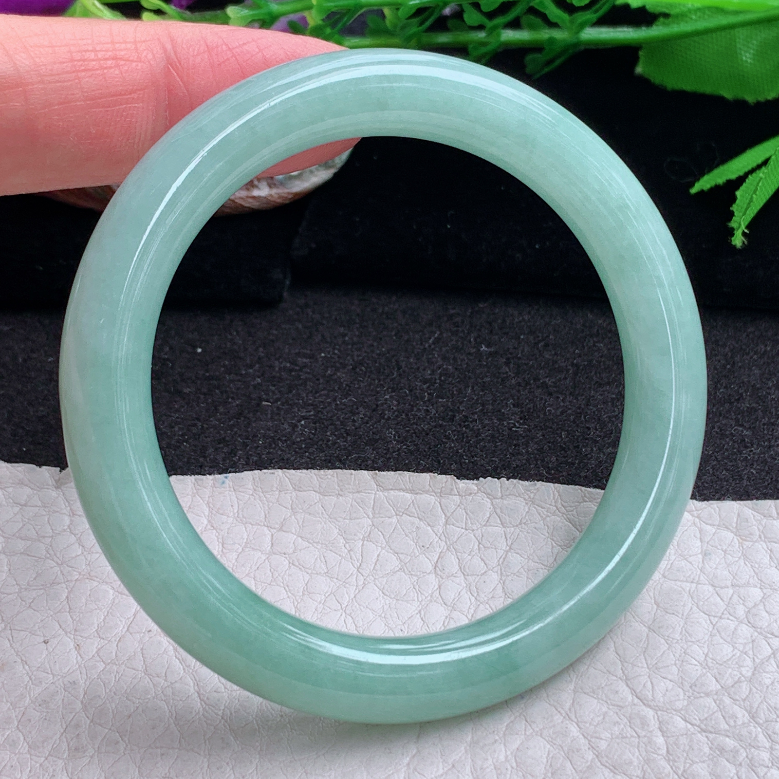 n小圈口52*8.8美人镯 缅甸翡翠a货手镯甜绿秀气圆条叮当镯