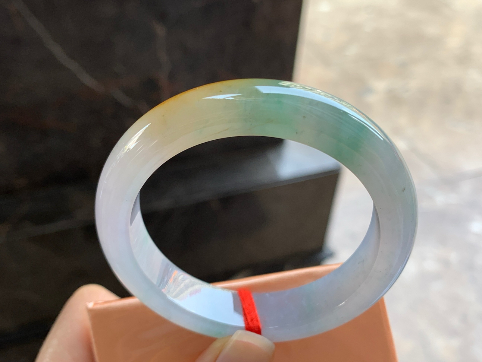 53-12.6-8.4

黄加绿手镯^_^起光 鲜艳