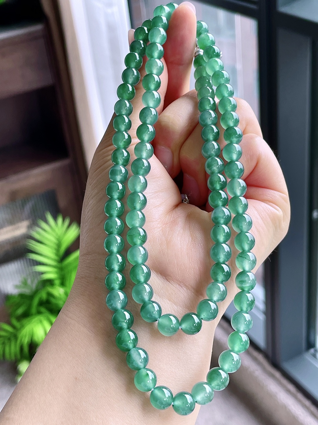 高冰晴绿珠链圆珠珠子珠链， 性比高，7.6mm，34cm，71.6克