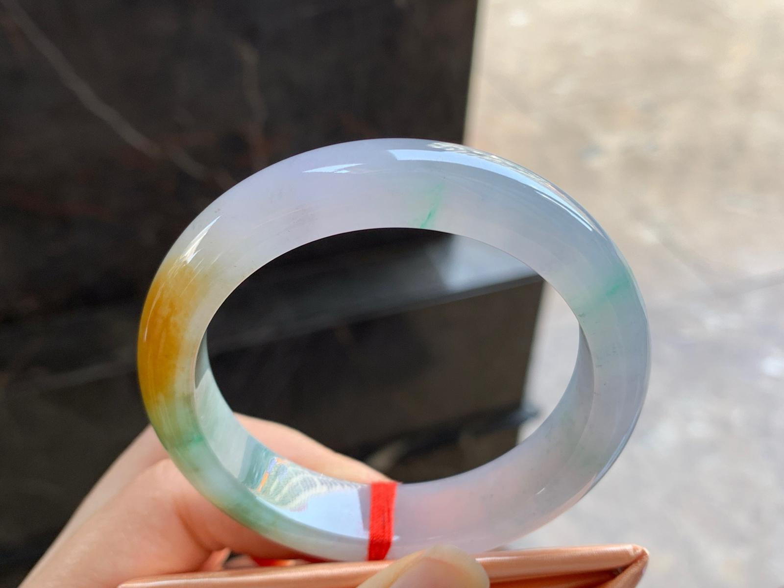 53-12.6-8.4

黄加绿手镯^_^起光 鲜艳