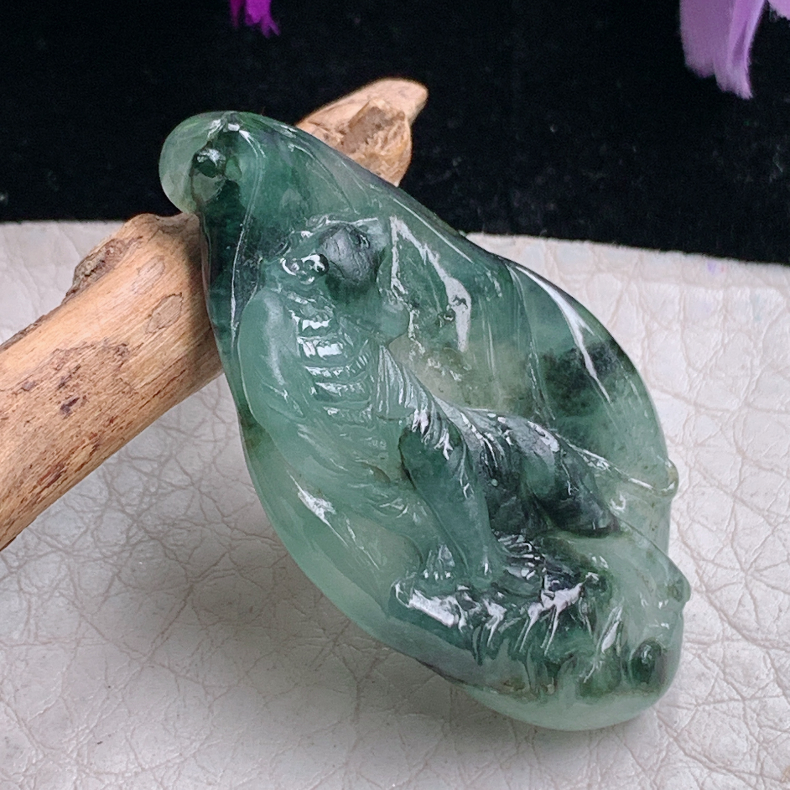 t实拍42.8*25.8*6.8缅甸翡翠A货精雕随形冰飘花上山虎 生肖虎玉吊坠 玉挂件