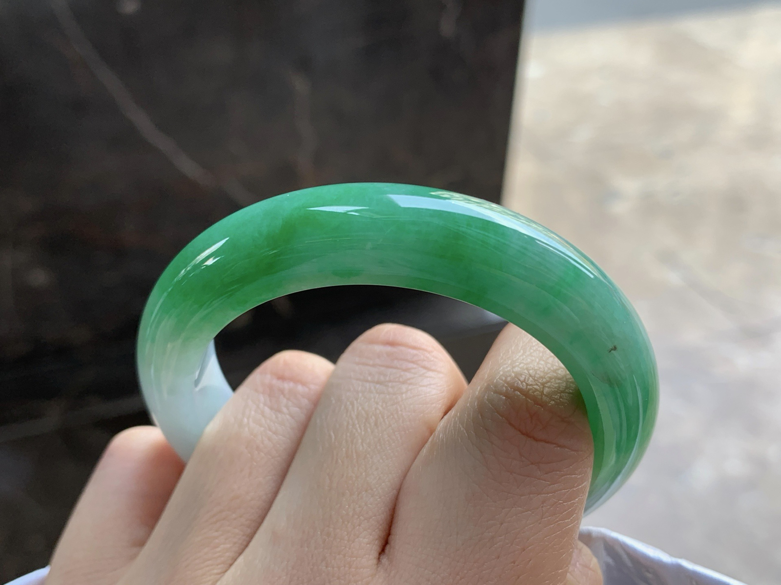 53.5-12.2-9.1

阳绿色手镯^_^颜色鲜艳