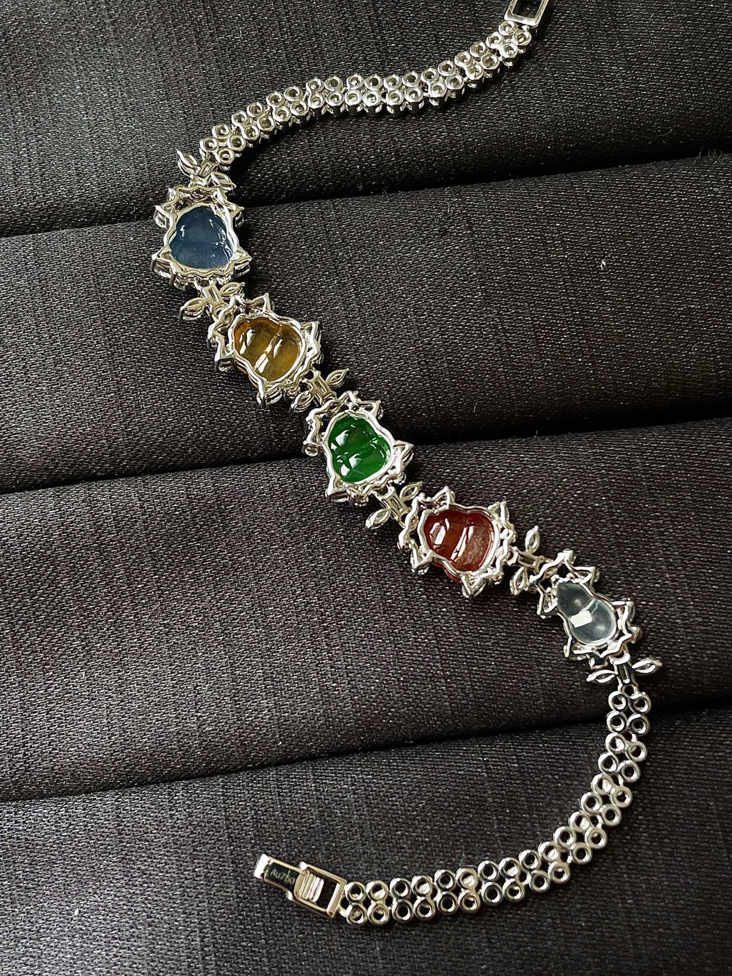 ️，多宝葫芦手链，色辣，18k金镶嵌，饱满水润，，裸石尺寸8/7.5/4，编码0426好数字