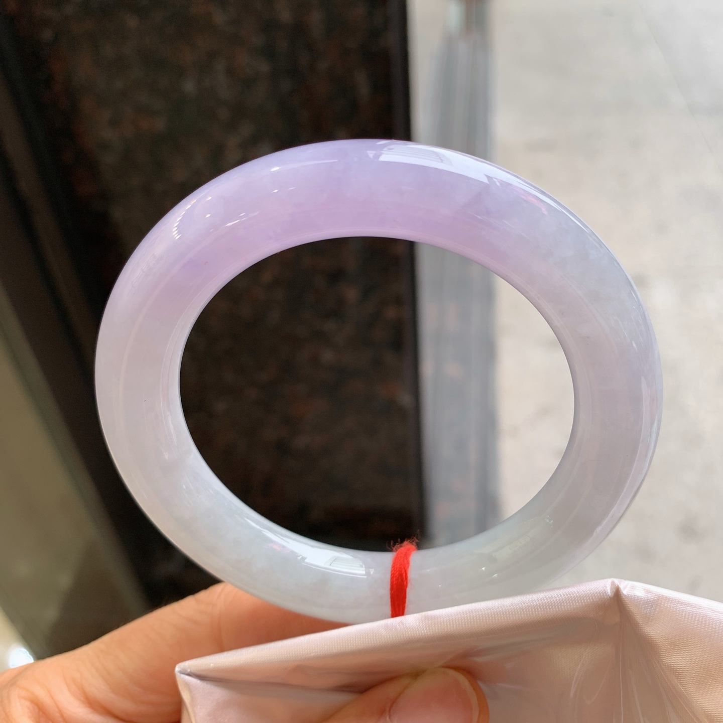 圆条粉紫，有纹、有裂，尺寸59.2/12，大圈口