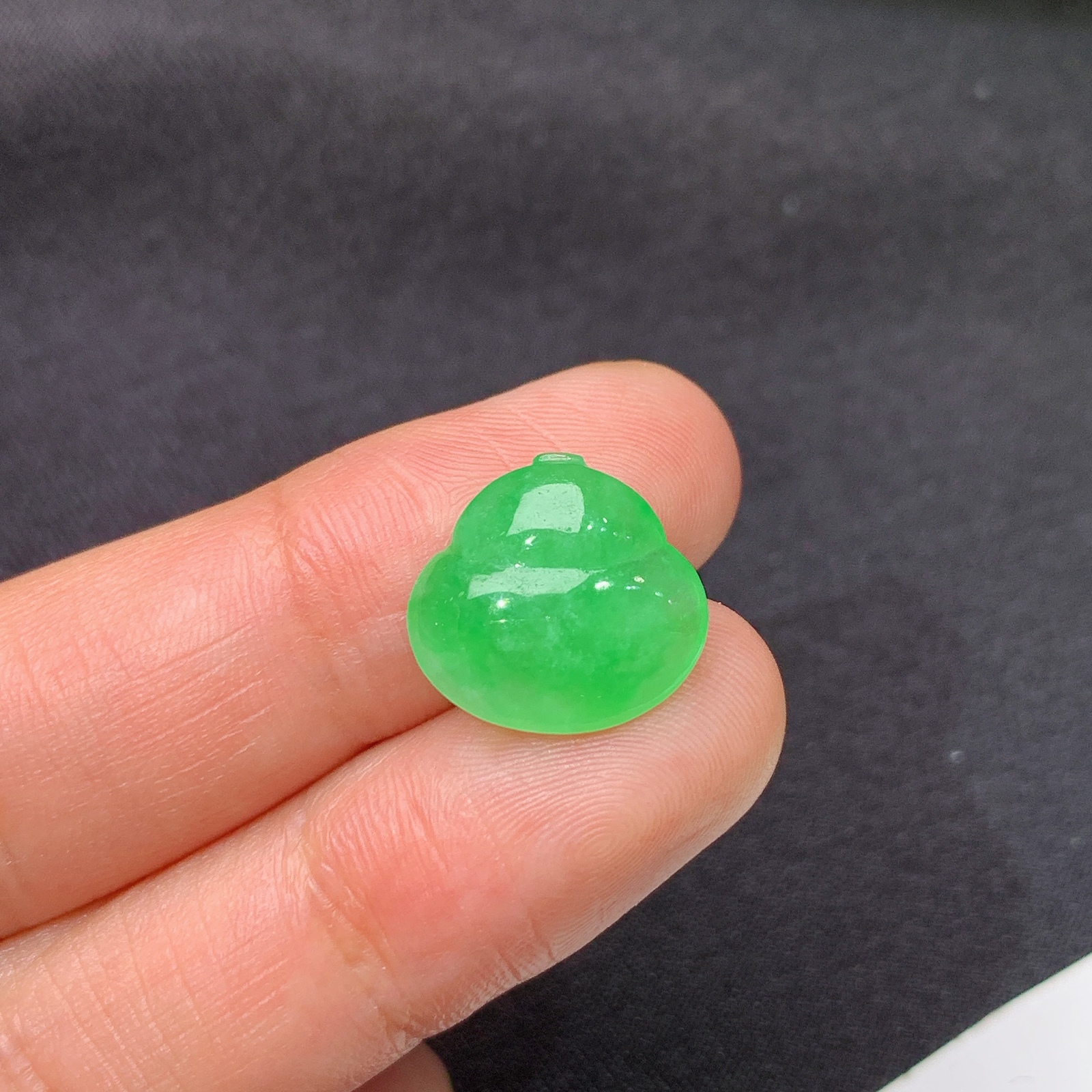 冰阳绿葫芦，镶嵌佳品，冰润色阳，种水足，Ht 尺寸12.8*13.8*4.3