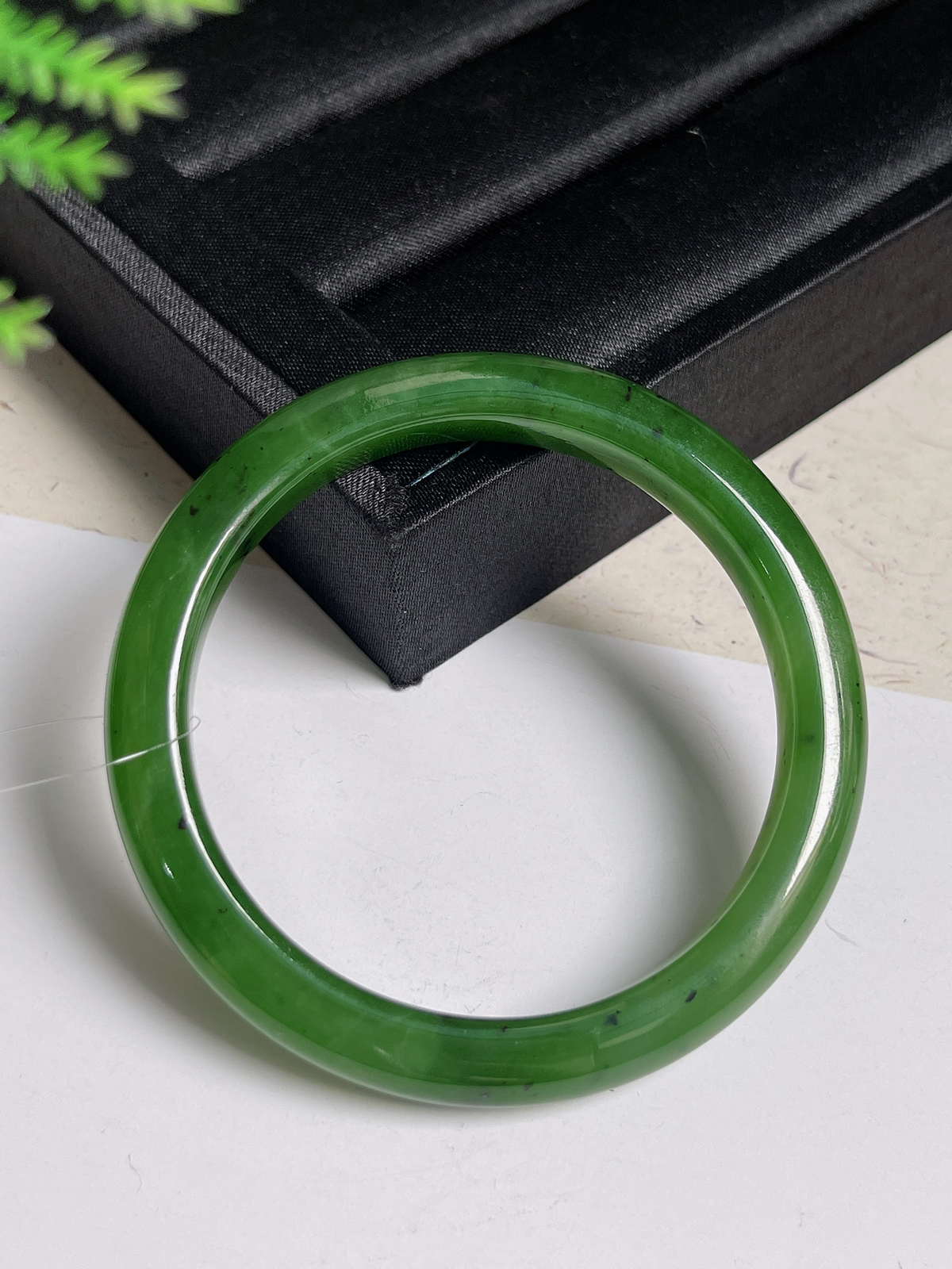 正圈56.8圈口，和田玉碧玉手镯