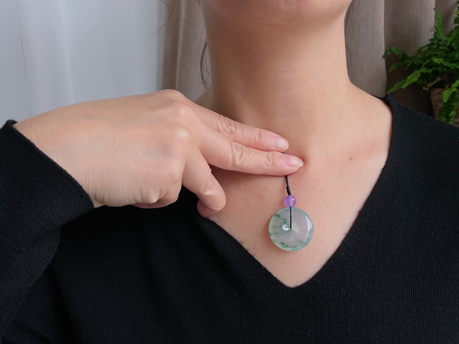 【裸石】高冰飘花平安扣吊坠
【说明】缅料 性价比高  
【尺寸】30-7.2..