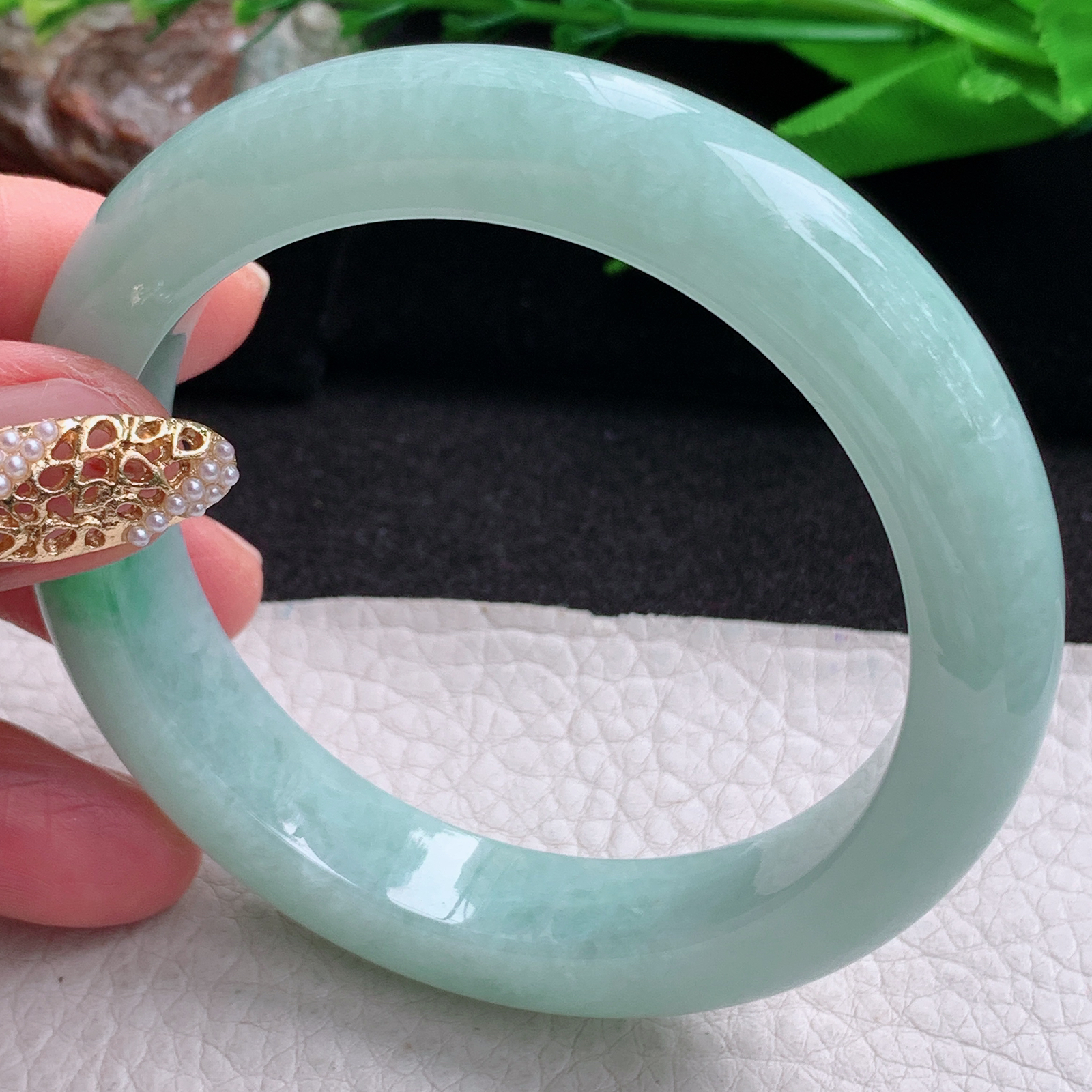 yh白底青58*13.3*7.3平安镯 缅甸翡翠a货手镯飘绿正圈玉镯子