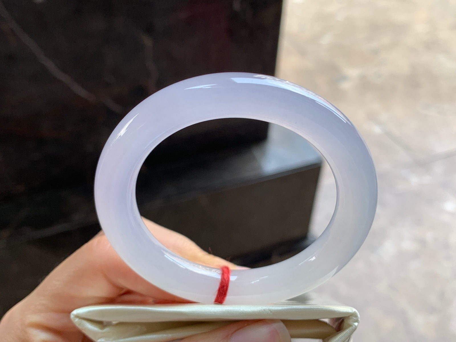 51-9.8

冰紫圆条手镯^_^透亮