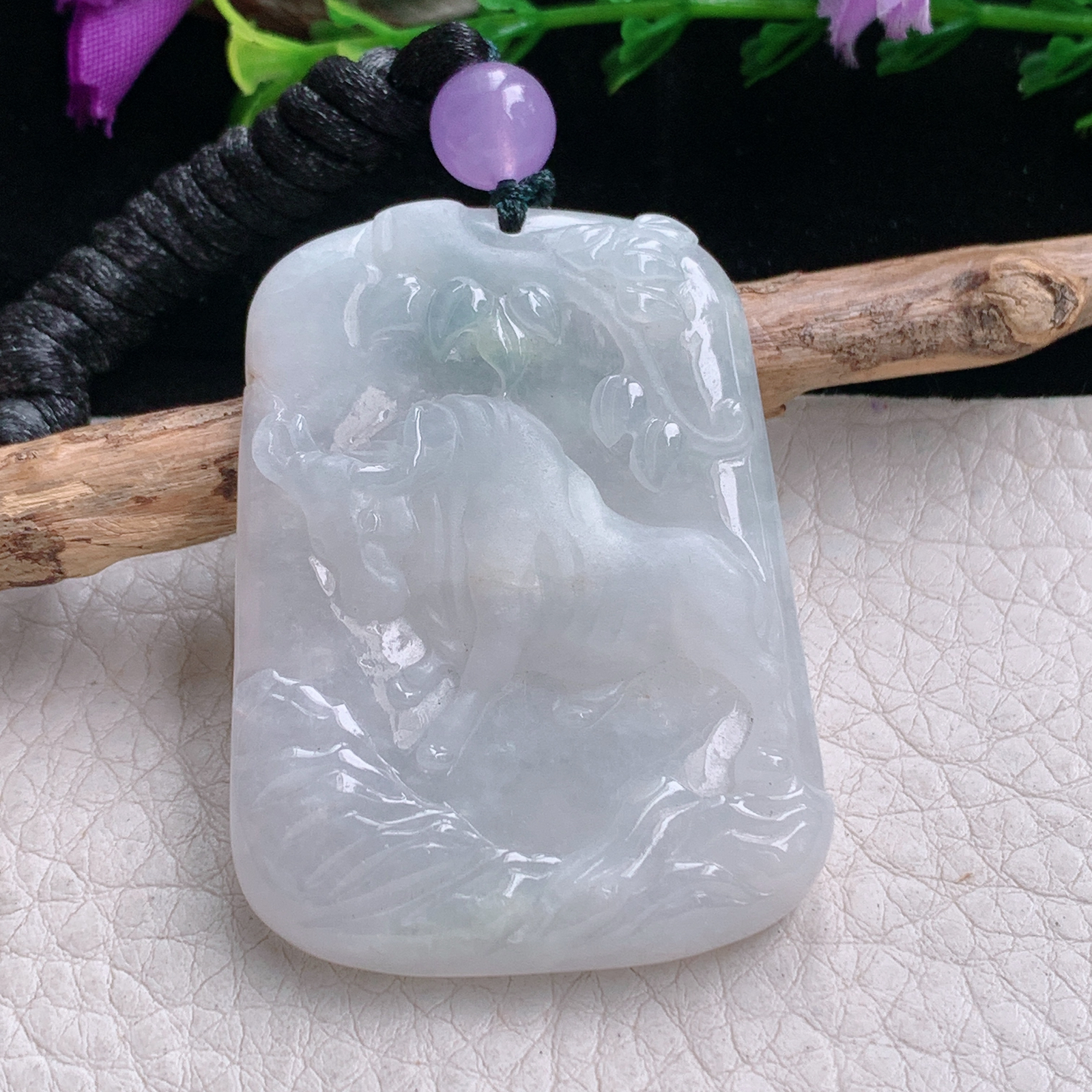 t实拍48.8*36.7*6.8缅甸翡翠A货精雕冰纯立体牛 扭转乾坤玉吊坠 玉挂件