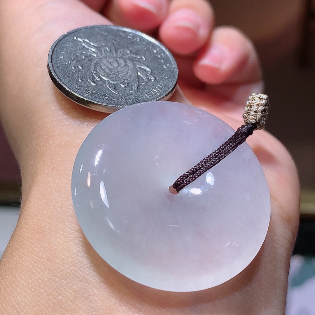 ️️冰平安扣挂件  形态讨喜 色艳 佩戴灵气十足..