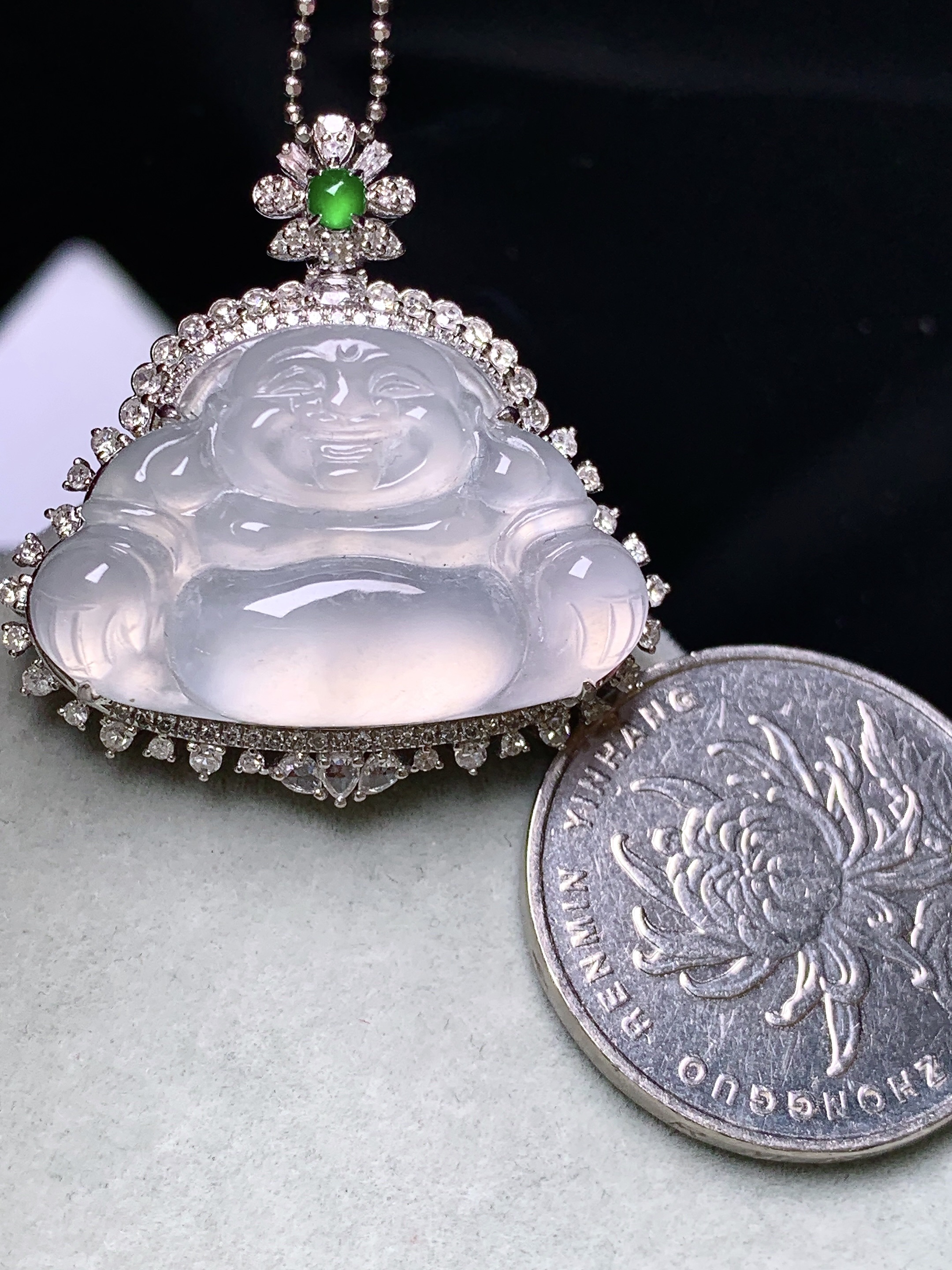 18k金钻镶嵌冰种佛公吊坠 玉质细腻 色泽艳丽清新 水润亮眼 整体尺寸31.5*31*10.5j2