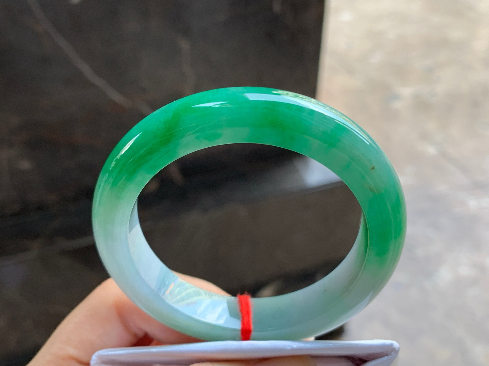 53.5-12.2-9.1

阳绿色手镯^_^颜色鲜艳