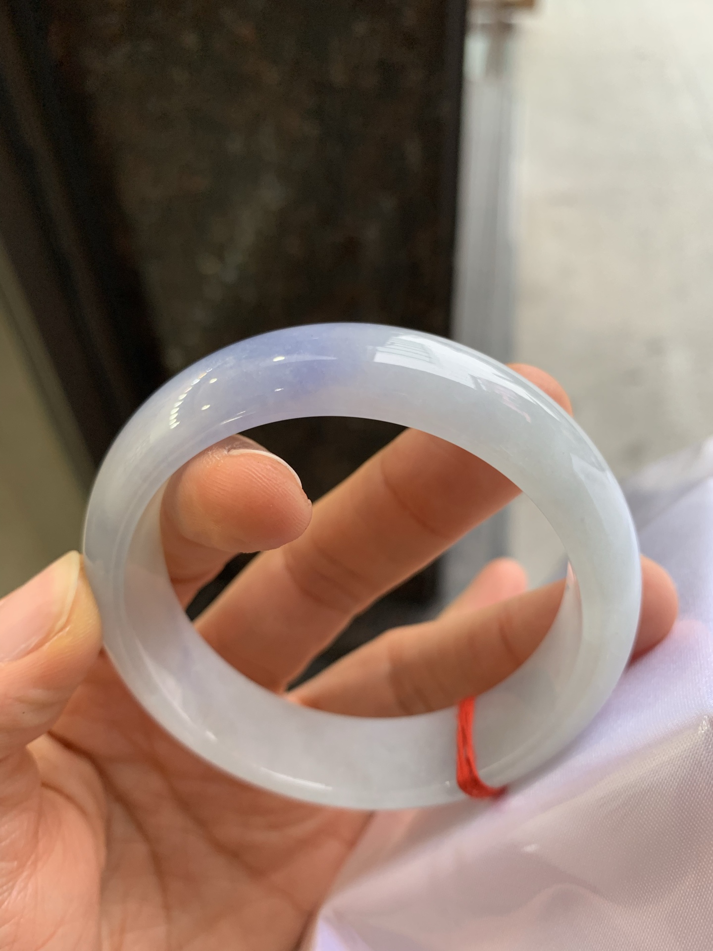 正圈蓝紫，无裂，尺寸：57.8/15.5/10，细腻