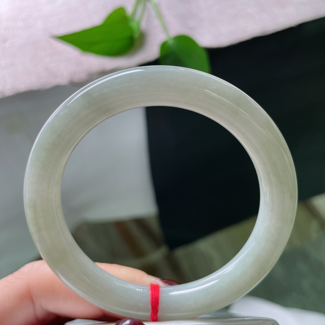 53.6/9.1绿底圆条，水润细腻，简约大方，色根，ss51629a