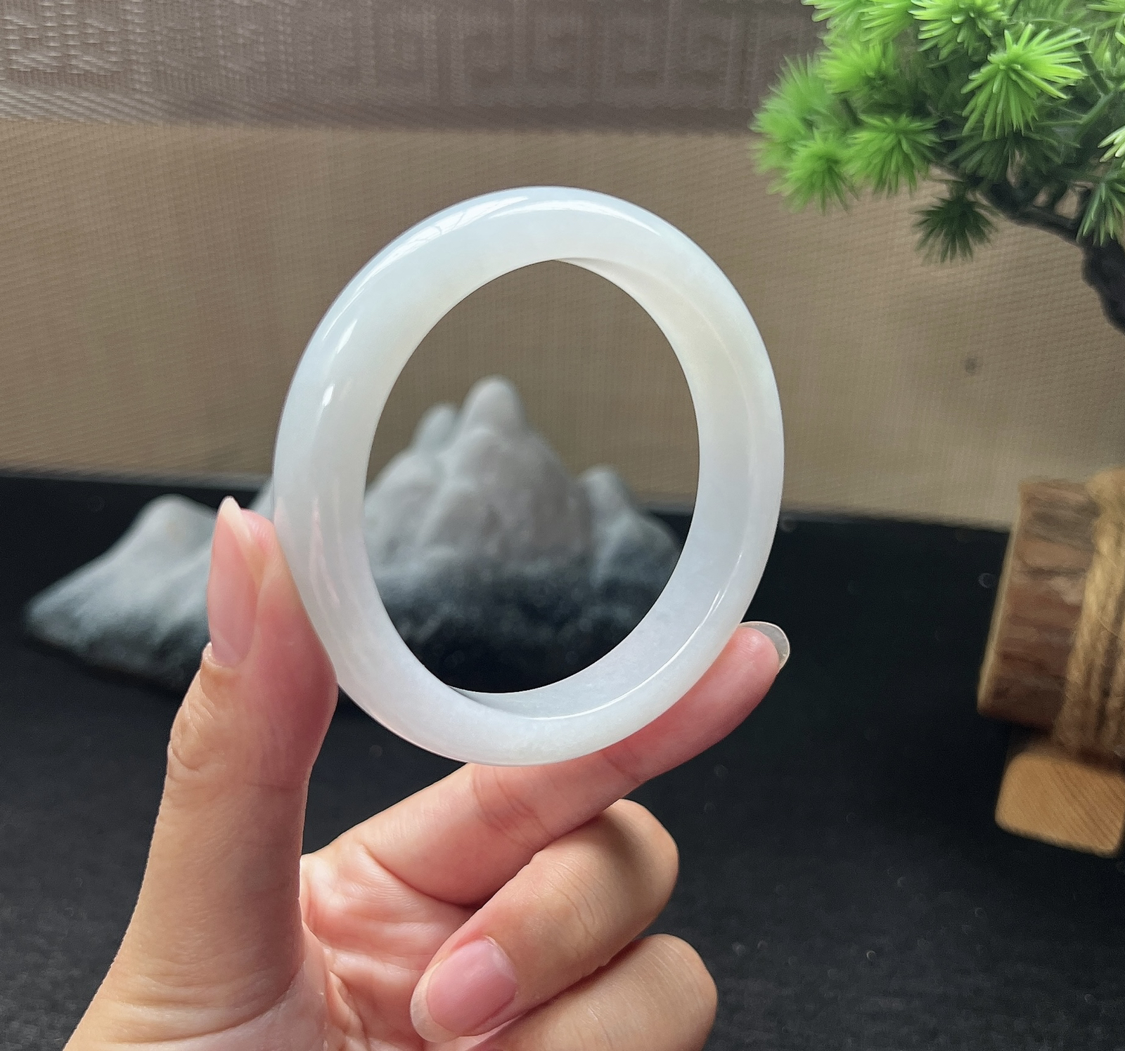 53.5圈口正圈白月光手镯，胶感十足~