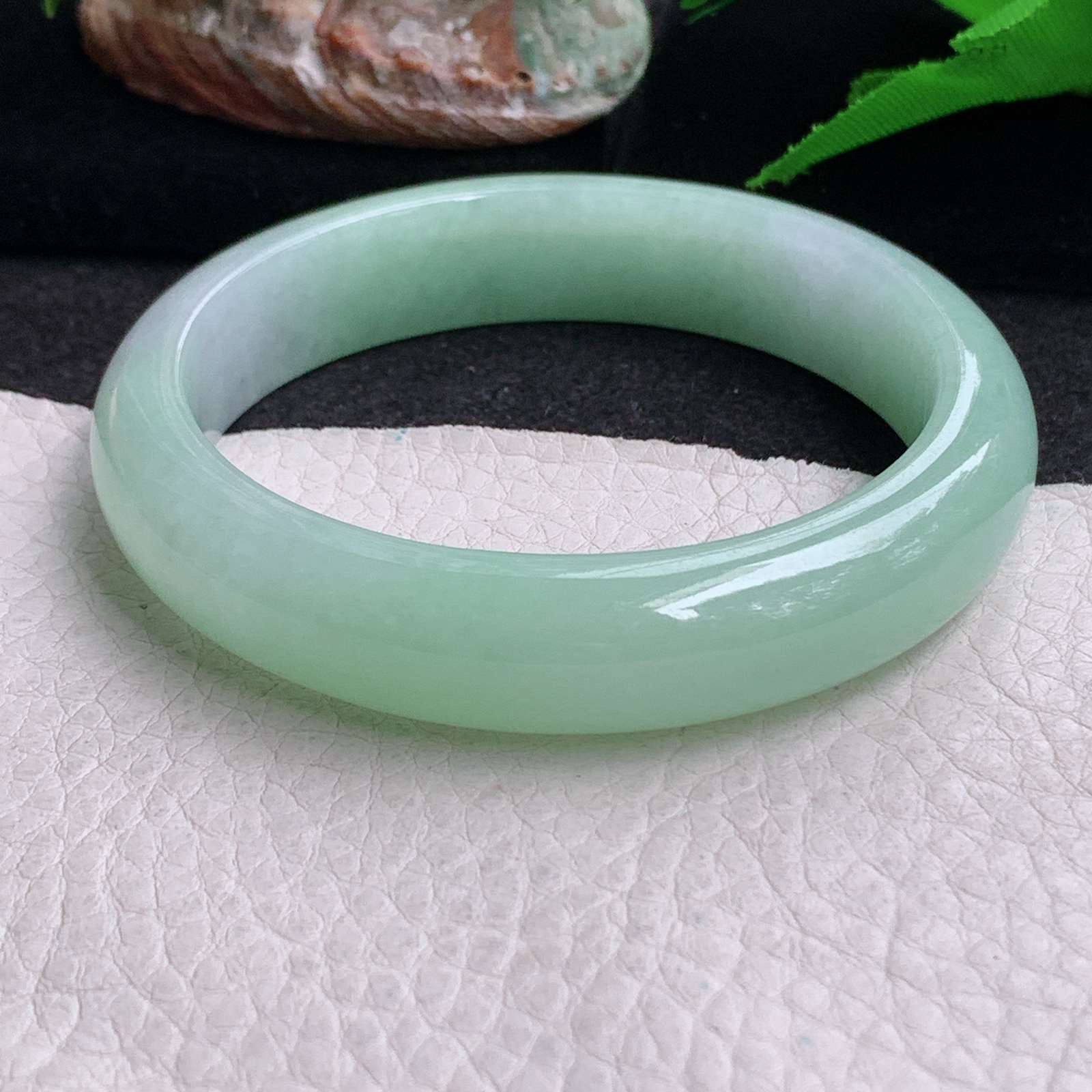 ee实拍57*13.5*8平安镯 缅甸翡翠a货手镯果绿女款正圈玉镯子