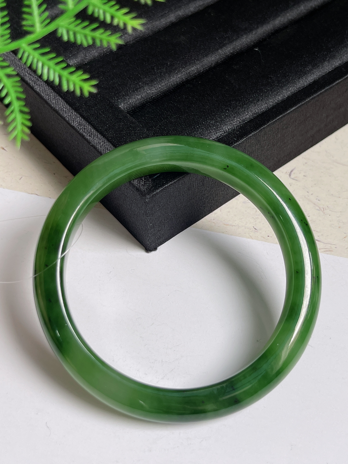 正圈57.8圈口，和田玉碧玉手镯