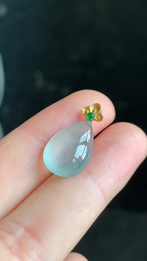 天然翡翠，飘花水滴，18k金，尺寸16.2/10.4/4.7，fj426