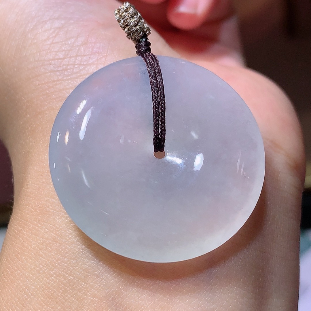 ️️冰平安扣挂件  形态讨喜 色艳 佩戴灵气十足..