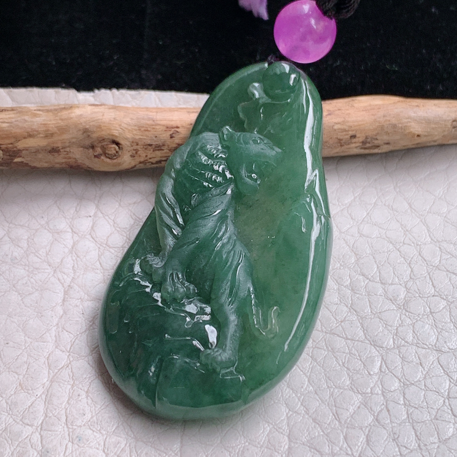 t实拍50.3*27.3*6.2缅甸翡翠A货精雕冰油绿上山虎 生肖虎玉吊坠 玉挂件