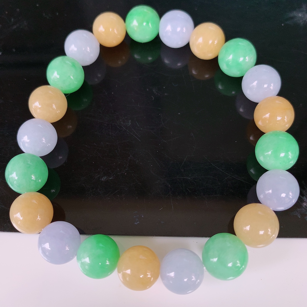 自然光实拍，特色冰润多宝翡翠手链，多彩翡翠手串，颜色丰富，料子细腻，高档大气，自戴送礼佳品！#086