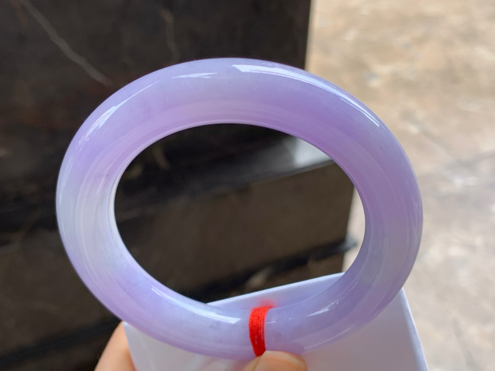 57.5-12.5

紫罗兰圆条手镯^_^颜色鲜艳 玉质温润