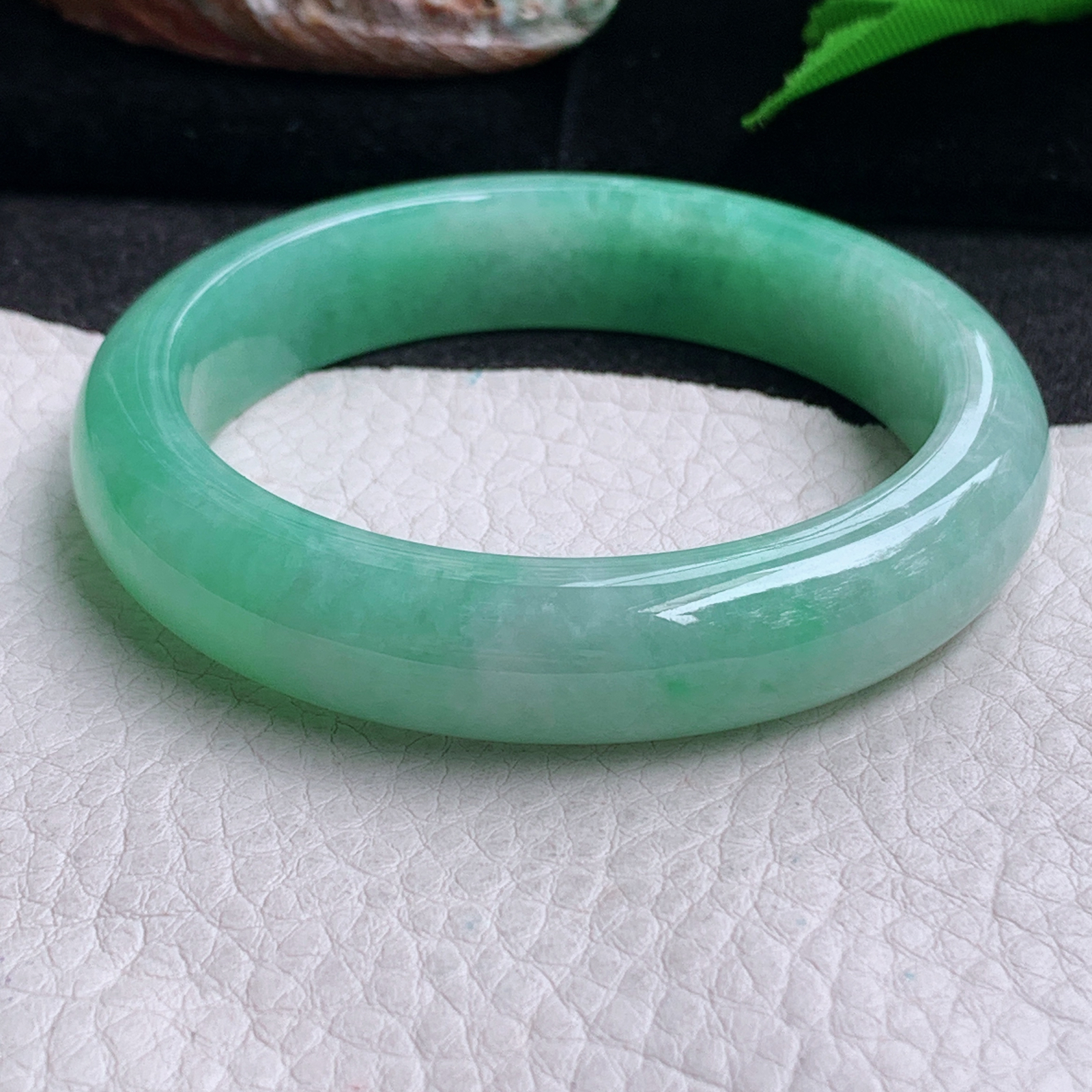 nr实拍53.8*12.3*7.6平安镯 缅甸翡翠a货手镯甜绿秀气正圈玉镯子