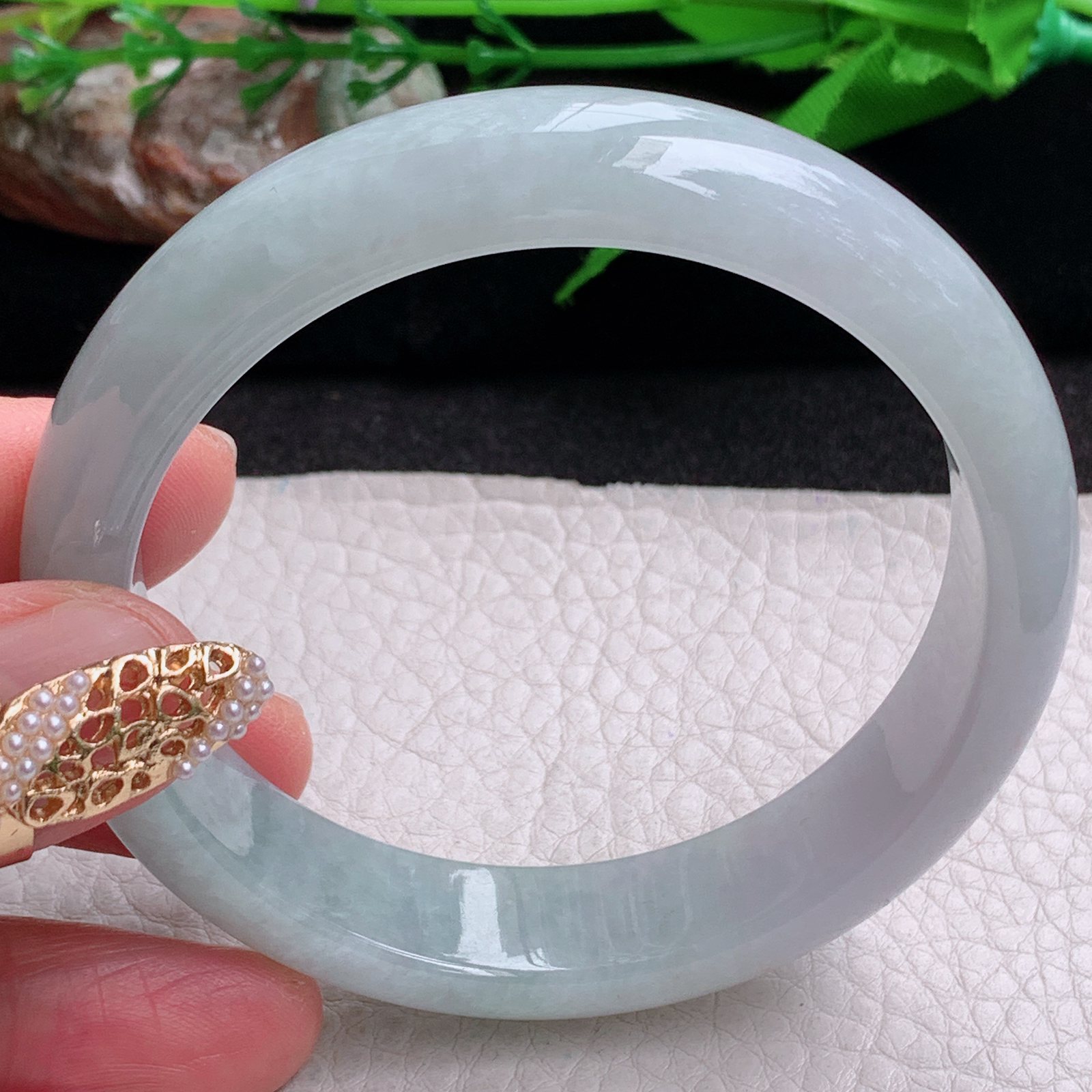 z实拍58*13.6*7.5平安镯 缅甸翡翠a货手镯清新浅绿正圈玉镯子